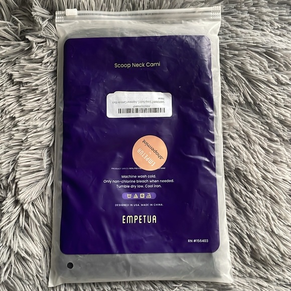 Empetua by Shapermint Scoop Neck Cami - Picture 3 of 14